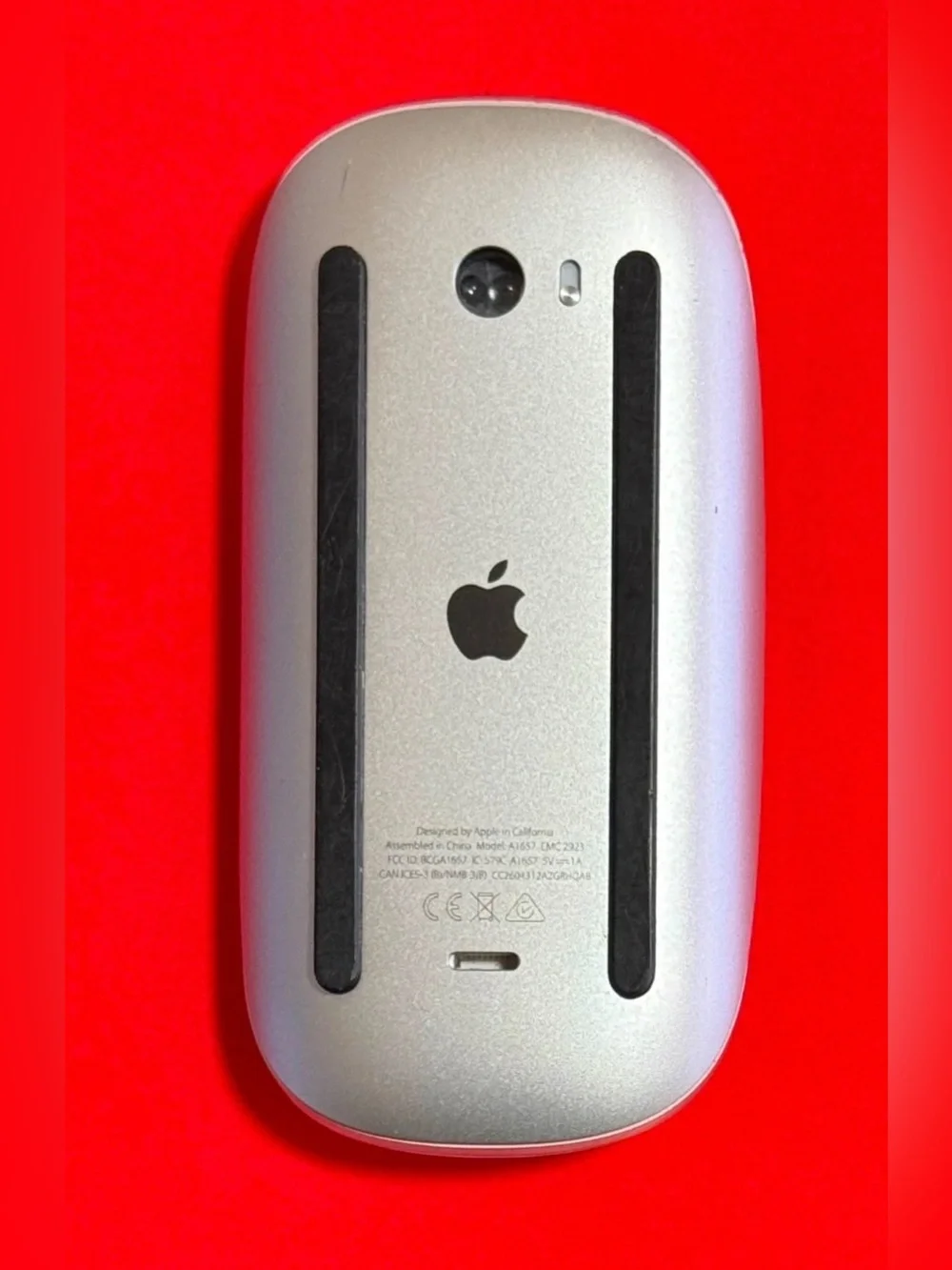 Apple A1657 Magic Mouse 2 Wireless Mousep  White & Silver  w/ USB-A to Lightning